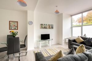 Afbeelding uit fotogalerij van Riverside Luxury Apartment in Rochester