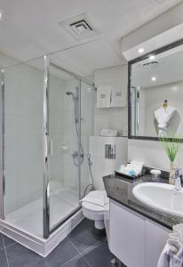 Ένα μπάνιο στο Sodeco Suites