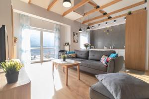 Posedenie v ubytovaní Apartamenty Na Szczycie z balkonem - Dream Apart