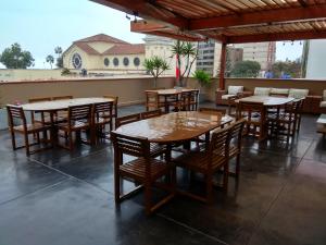A restaurant or other place to eat at Lima Wasi Hotel Miraflores