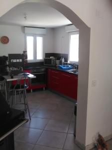 Kuchyň nebo kuchyňský kout v ubytování villa provençale STEVENSON