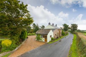 The building in which the holiday home is located