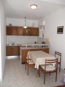 Fotografie z fotogalerie ubytování Apartment in Barbat/Insel Rab 16335 v destinaci Banjol + 16 fotografií