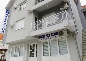 Zgradba, v kateri se nahaja hostel