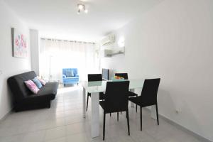 Posezení v ubytování Reus Bedrooms 2 habitaciones con baño privado, sin cocina