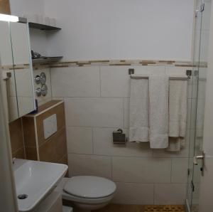 O baie la Sunny 1-room apartment near railway station