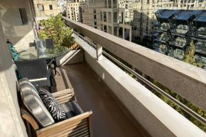 Balkón alebo terasa v ubytovaní Beautiful modern fully furnished studio