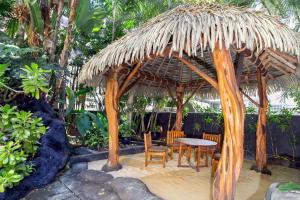 Cozy Studio at Bamboo Hotel Close to Waikiki Beach 야외 정원