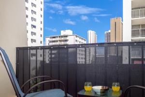 Cozy Studio at Bamboo Hotel Close to Waikiki Beach 발코니 또는 테라스