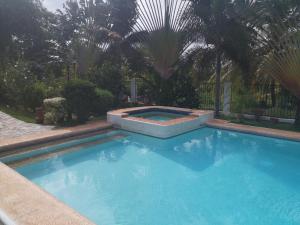 Kolam renang di atau dekat dengan Garden Bungalows Resort +24 gambar