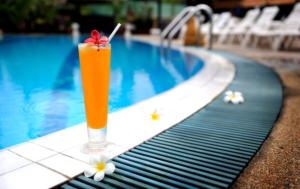 Bazén v ubytování Suppamitr Villa Hotel nebo v jeho okolí