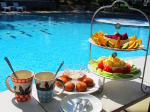 Makanan di atau berdekatan resort