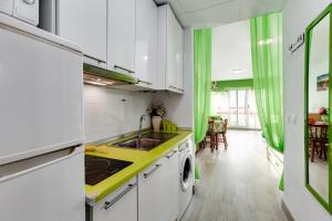 A kitchen or kitchenette at Apartment Studio Playa del Cura