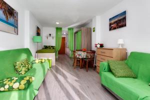 A seating area at Apartment Studio Playa del Cura