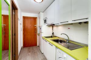 A kitchen or kitchenette at Apartment Studio Playa del Cura