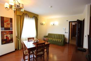 Istumisnurk majutusasutuses Altea Suites