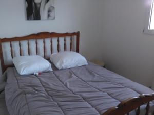Postel nebo postele na pokoji v ubytování villa provençale STEVENSON