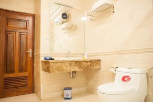 Phòng tắm tại Mely Hotel Hà Nội