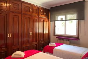 Fotografie z fotogalerie ubytování Magnifica casa con garaje muy bien comunicada v destinaci Santiago de Compostela + 27 fotografií