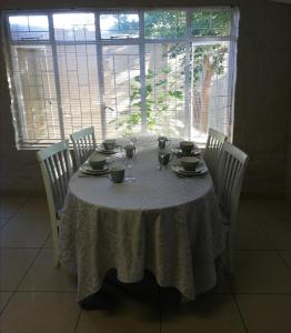 Restoran või mõni muu söögikoht majutusasutuses Garsfontein Bed and Breakfast