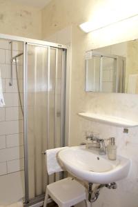 Phòng tắm tại Hotel Gassbachtal