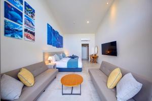 Гостиная зона в Royal View Hotel Churaumi