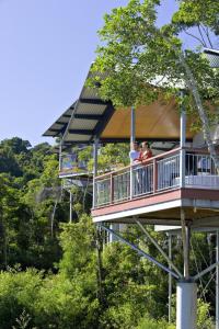 Balkón nebo terasa v ubytování O'Reilly's Rainforest Retreat