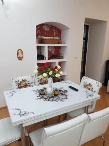 Φαγητό σε αυτό το διαμέρισμα ή κάπου εκεί κοντά +2 φωτογραφίες