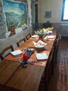 A restaurant or other place to eat at Agriturismo Campofiorito