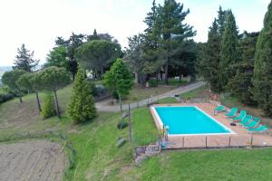 Bazén v ubytovaní Agriturismo San Michele alebo v jeho blízkosti