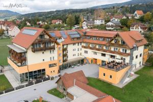 Nespecifikovaný výhled na hory nebo výhled na hory při pohledu z hotelu