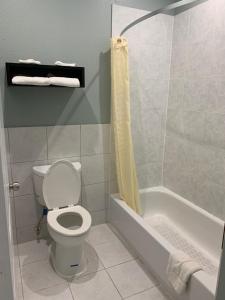 Koupelna v ubytování Crystal Suites