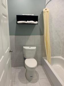 Koupelna v ubytování Crystal Suites