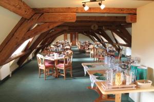En restaurang eller annat matställe på Hotel zum Brauhaus