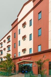 a rendering of the radisson hotel in san francisco at RedDoorz at Geylang in Singapore