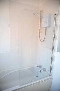 Ένα μπάνιο στο Alphalink house