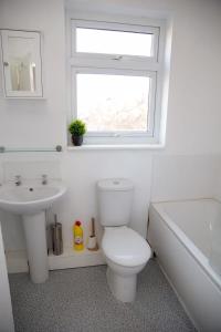 Ένα μπάνιο στο Alphalink house