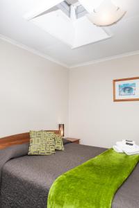 Postelja oz. postelje v sobi nastanitve Picton Accommodation Gateway Motel
