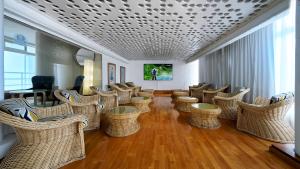A television and/or entertainment centre at Bull Astoria