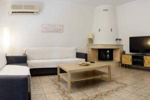 Χώρος καθιστικού στο 50 M Kerameikos Metro Cosy Luxury Apartment