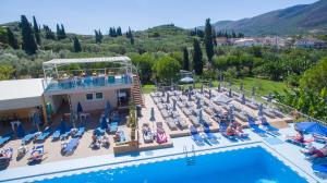 Bassein majutusasutuses Koukounaria Hotel & Suites või selle lähedal