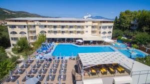 Bassein majutusasutuses Koukounaria Hotel & Suites või selle lähedal