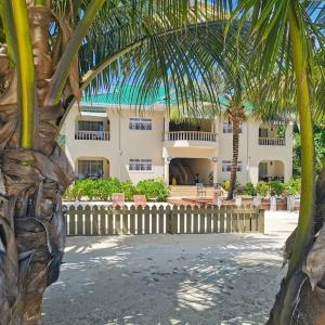 Aed väljaspool majutusasutust Seashell Beach Villa