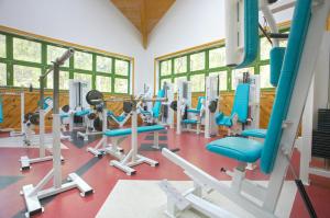 Fitness centrum a/nebo fitness zařízení v ubytování Geovita Dąbki