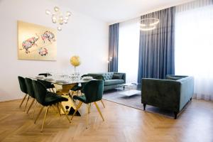 Część wypoczynkowa w obiekcie Studio Apartments Opera - Mai's Apartments
