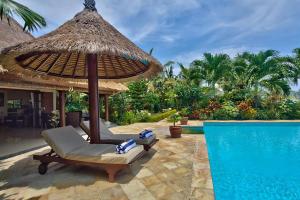 Hồ bơi trong/gần Villa Cahaya - Bali Sea Villas Beachfront and private pool