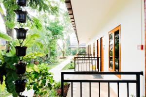 Balkon atau teras di The Cozy Hotel