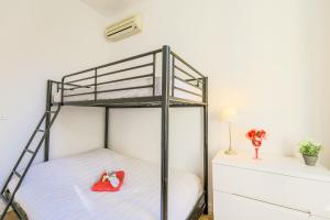 Gallery image of CARRE D'OR TERRACE AP4015 NICE by Riviera Holiday Homes in Nice