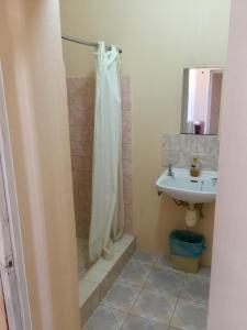 Ένα μπάνιο στο Ventnor House Apartments +116 φωτογραφίες