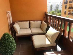 A seating area at El Mocan Luxury Apartment